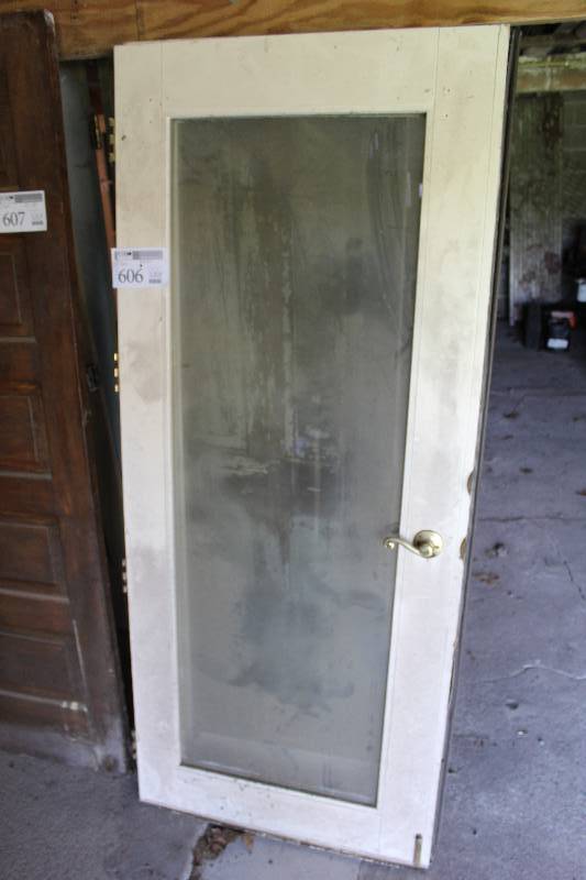 lot 606 image: Lot of (2) Doors - Single Pane Glass w Hardware