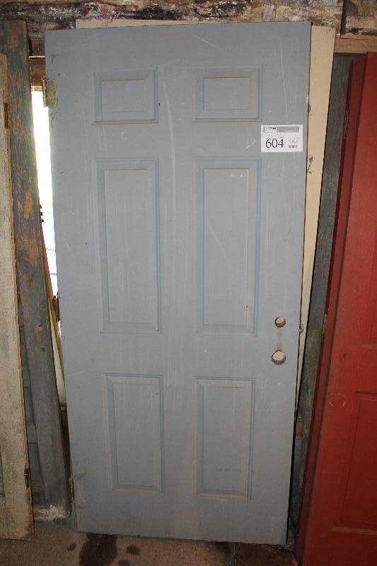 lot 604 image: Lot of (2) House Interior Doors - 6-Panel, Screen
