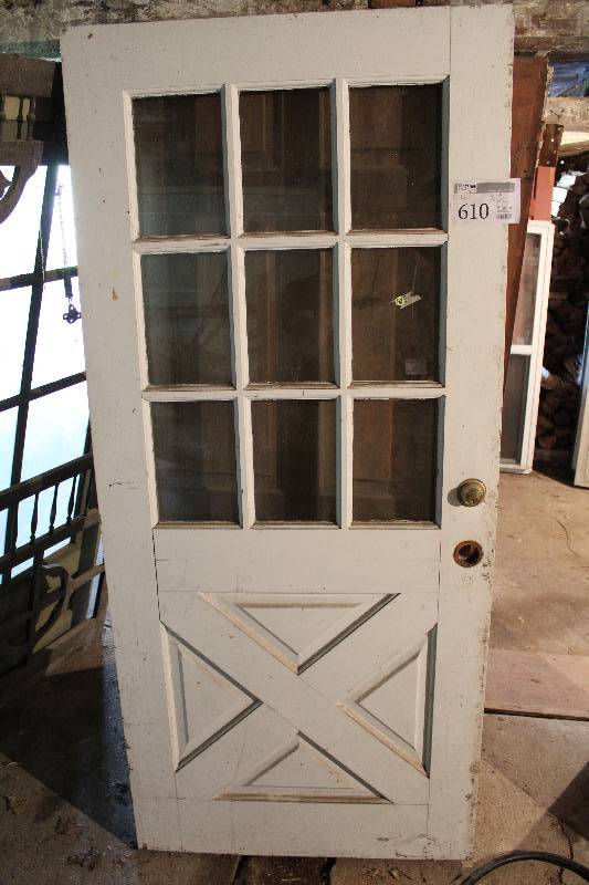 lot 610 image: Lot of (2) Doors - 9-Pane Glass, 6-Panel