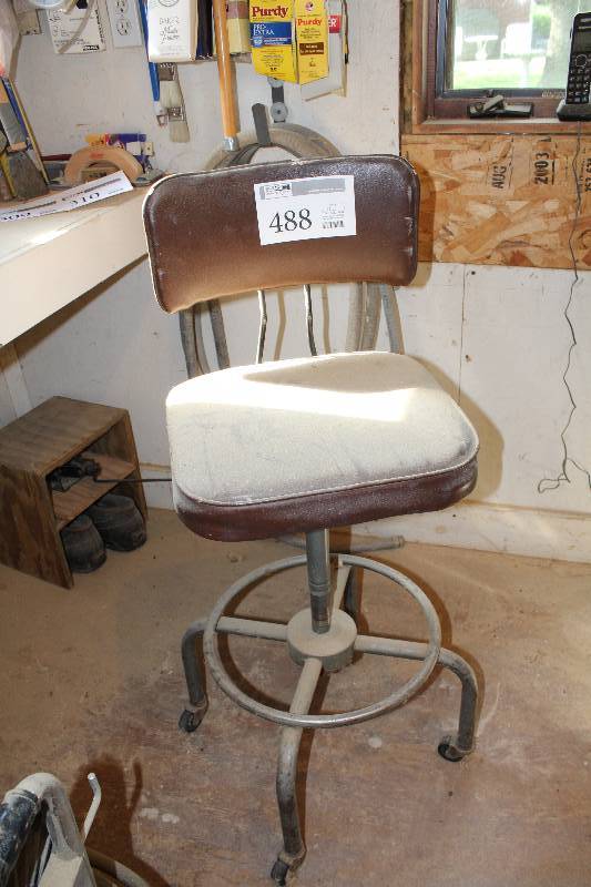 lot 488 image: Rolling Office Chair