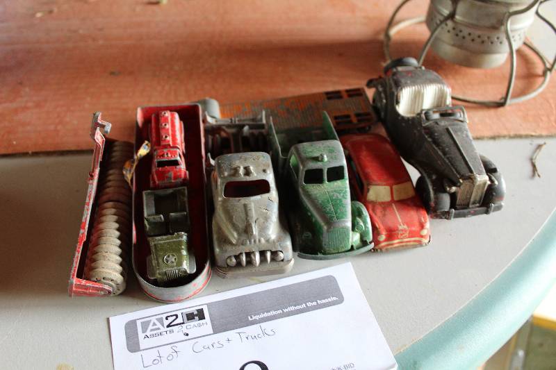 lot 428 image: Toy Metal Trucks