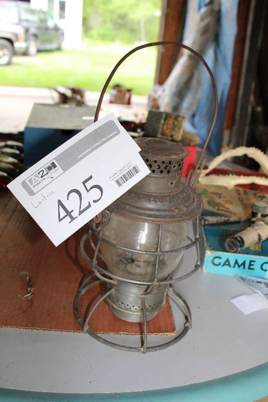 lot 425 image: Lantern