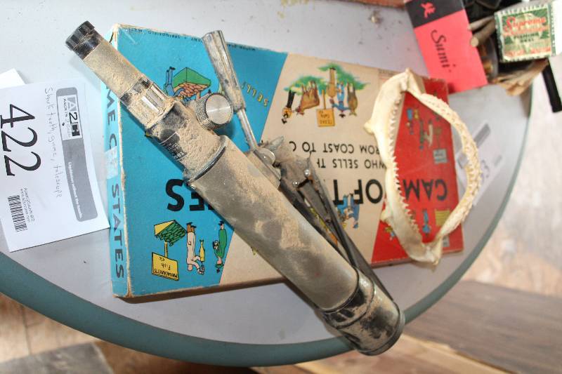 lot 422 image: Shark Teeth, Telescope, Game of the States Board Game