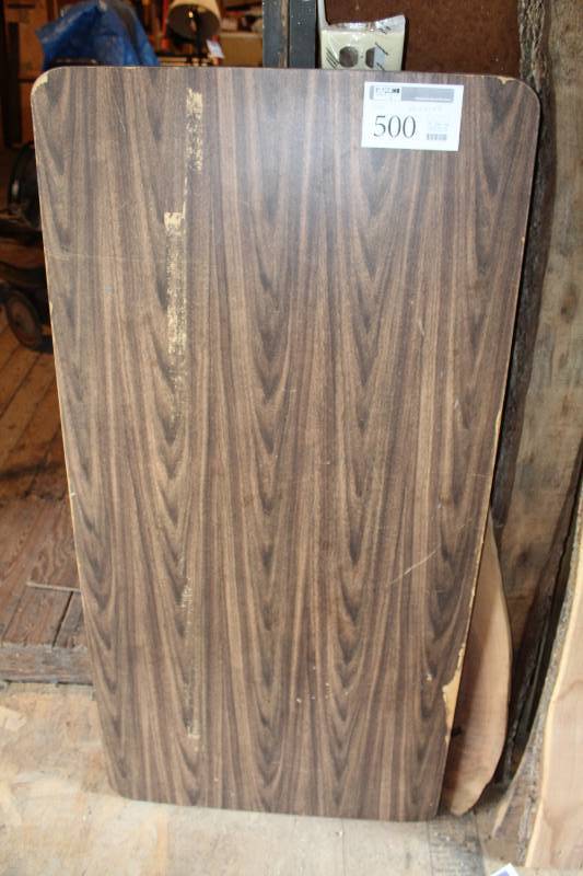 lot 500 image: Folding Table