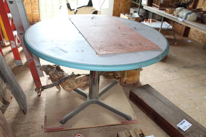 lot 393 image: Round Wood Dining Table