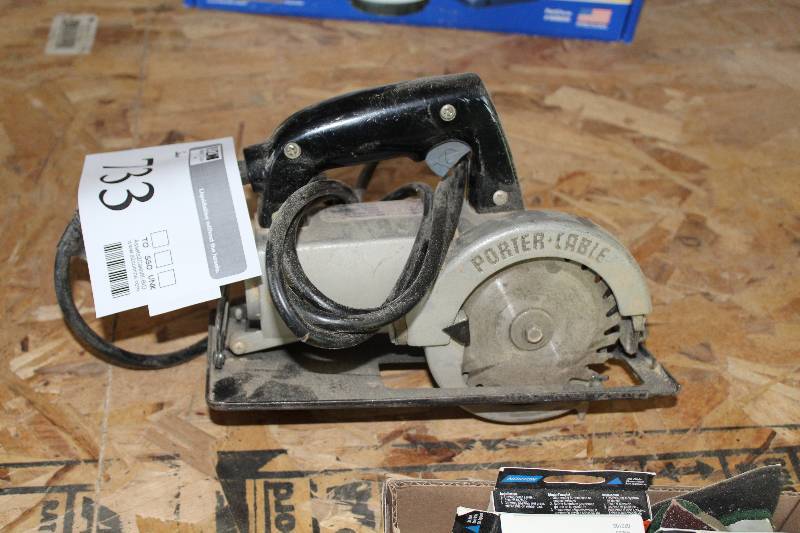 lot 733 image: Porter-Cable Heavy Duty 4.5in. Trim Saw