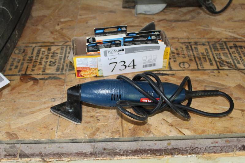 lot 734 image: Ryobi DS11008 Multi-Tool w Accessories