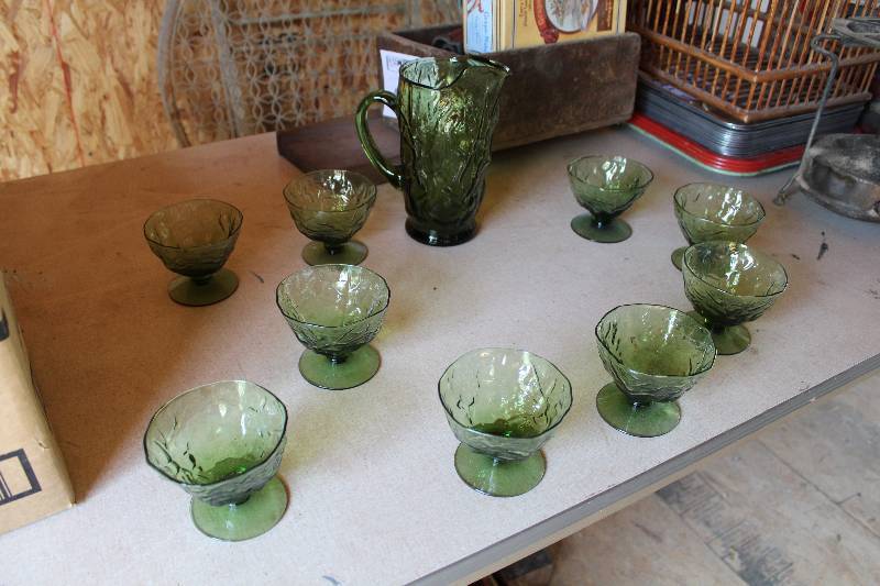 lot 436 image: Green Glass Dessert Bowls w Pitcher