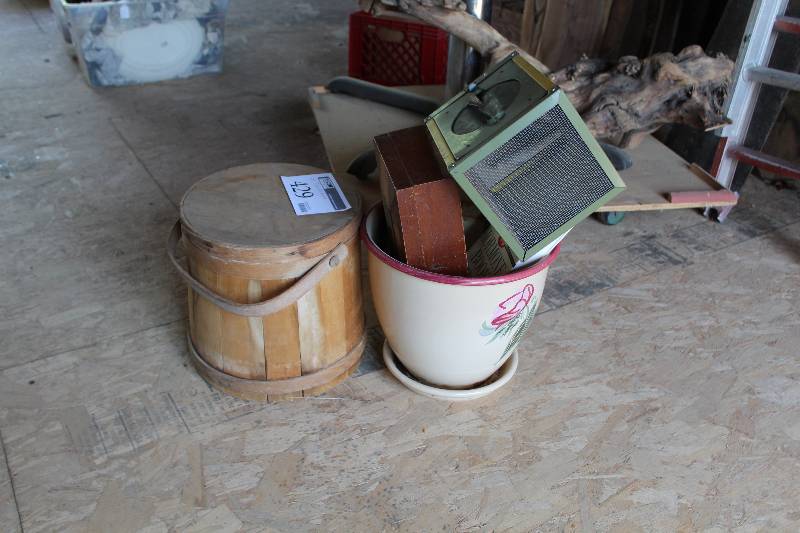 lot 429 image: Flower Pot, Wood Basket w Lid
