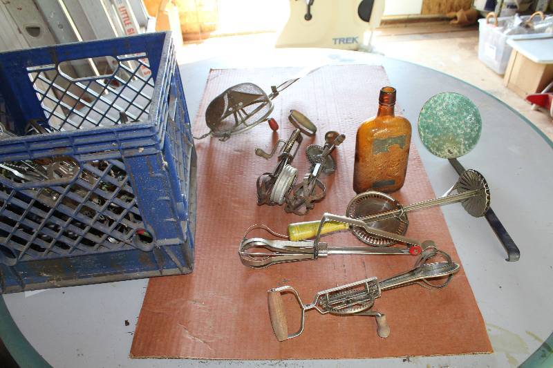 lot 409 image: Hand Beaters