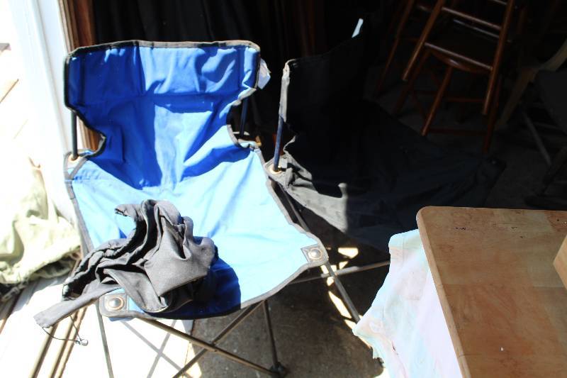 lot 805 image: Lot of (2) Kids Folding Camp Chairs