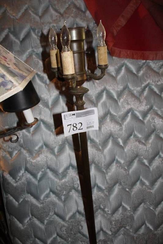lot 782 image: 4-Lamp Floor Lamp