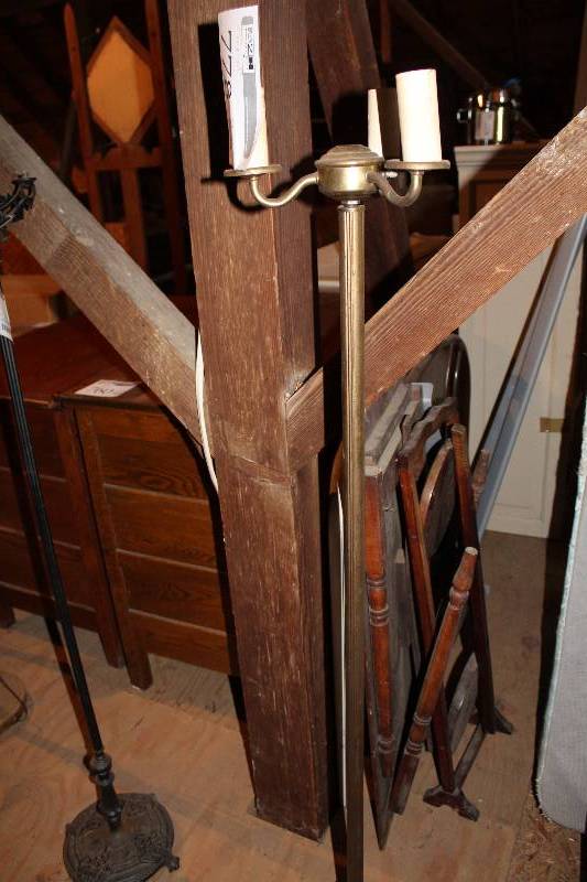 lot 778 image: 3-Lamp Floor Lamp