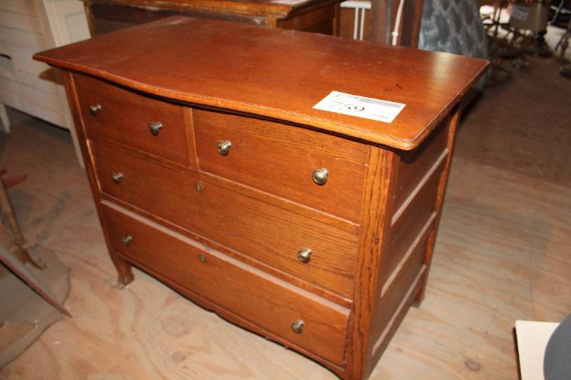 lot 759 image: 4-Drawer Wood Dresser
