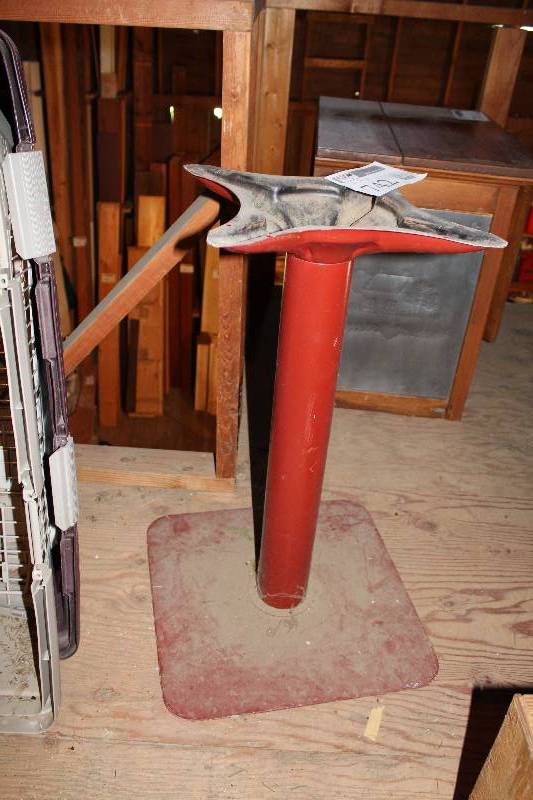 lot 742 image: Table Stand