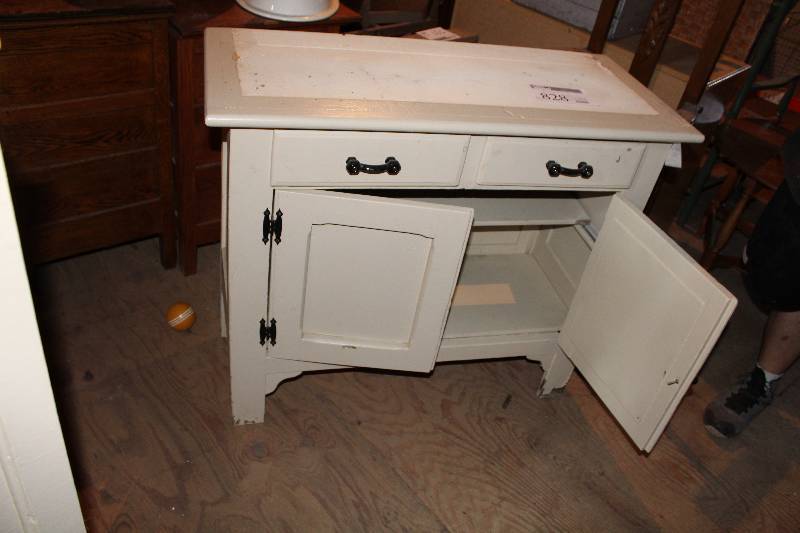 lot 828 image: 2-Door 2-Drawer Wood Dresser