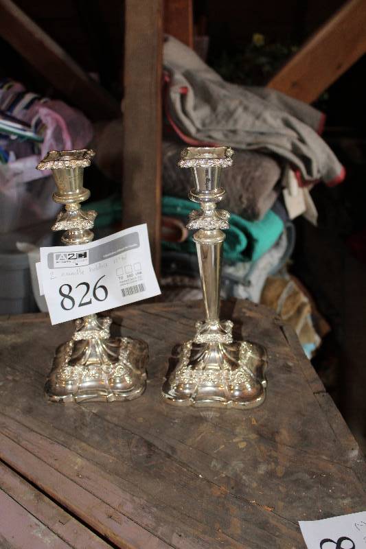 lot 826 image: Lot of (2) Candle Holders