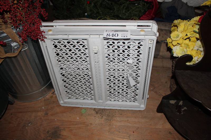 lot 840 image: Lot of (2) Baby Gates