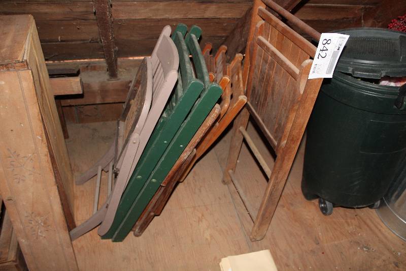 lot 842 image: Wood Folding Chairs