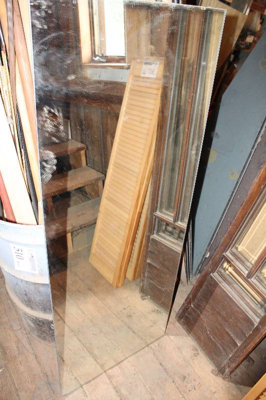 lot 729 image: Lot of (6) Mirrors