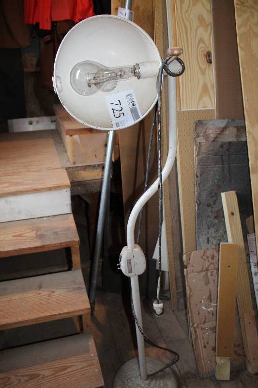 lot 725 image: Floor Lamp