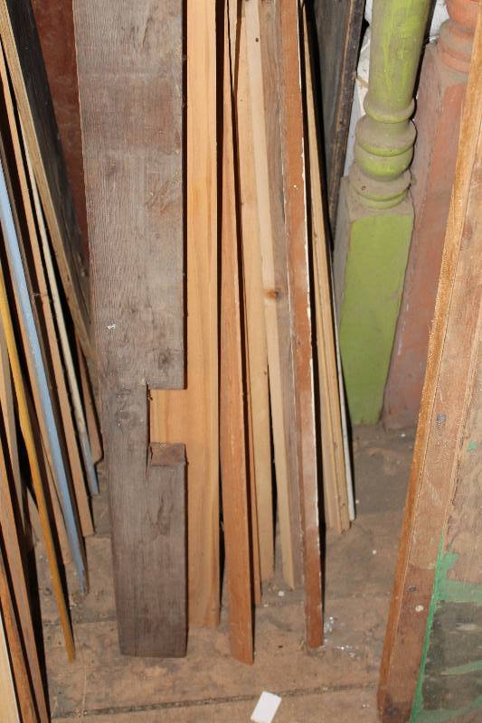lot 550 image: Wood Trim