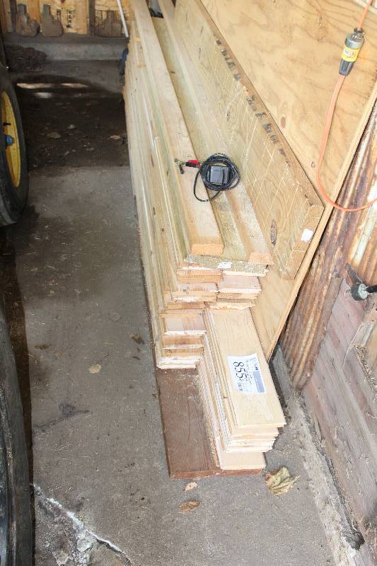 lot 855 image: Lot of (40) Wood Siding