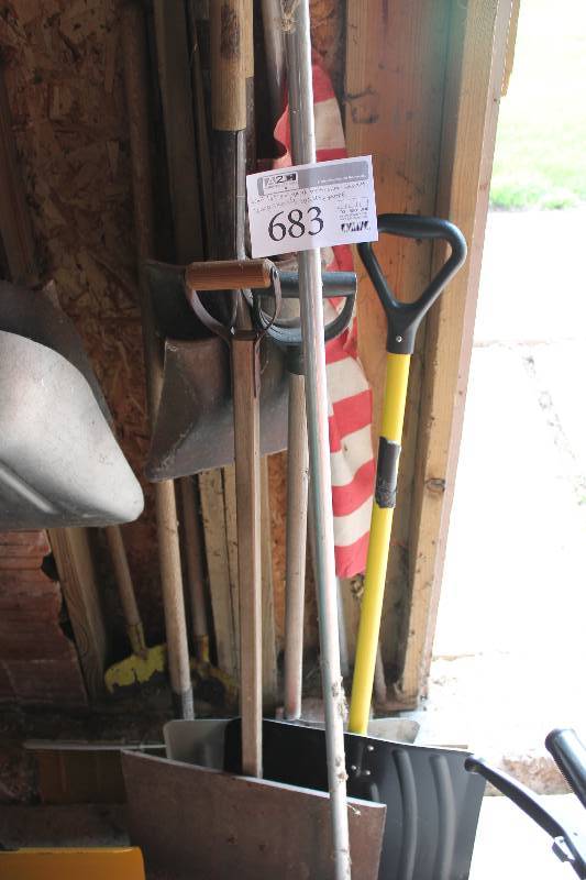 lot 683 image: Yard Tools - Shovels, Snow Shovels, Spades, And More