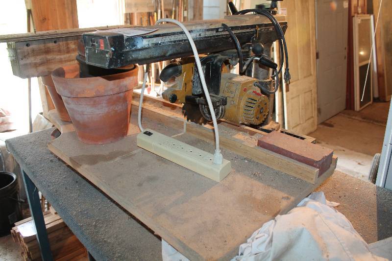 lot 644 image: DeWalt Chop Saw w Powershop 250 10in. Blade
