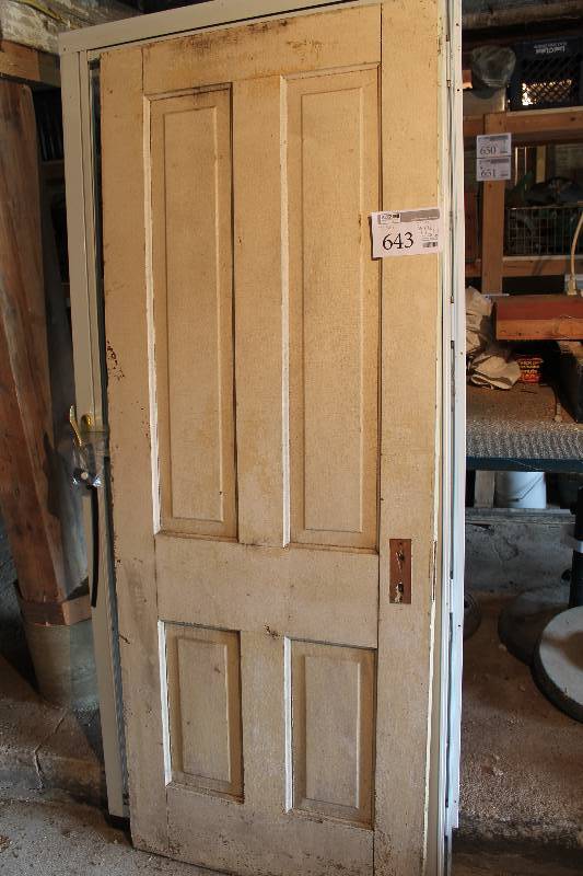 lot 643 image: Lot of (2) Doors - 4-Pane, 2-Pane Glass