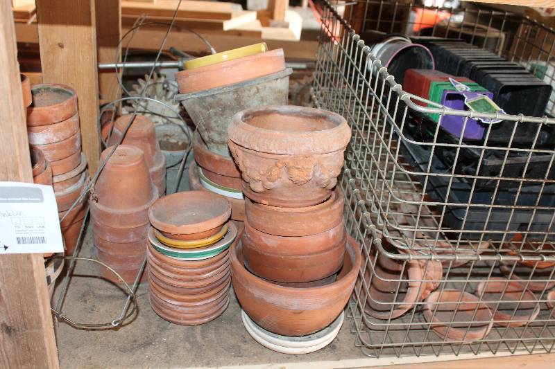 lot 664 image: Pots, Wire Baskets, Sprinkler, Starter Fertilizer, Weed & Feed