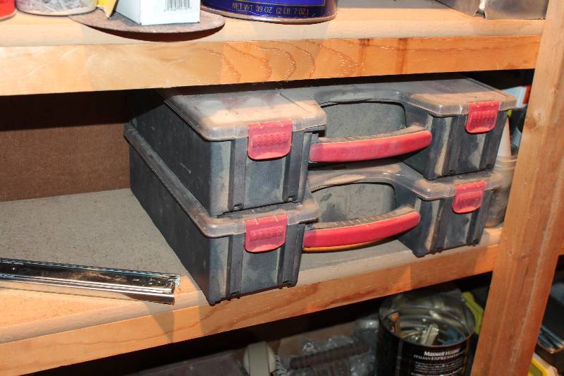 lot 573 image: Hardware w Cases - Screws, Rivots, Washers, Fasteners