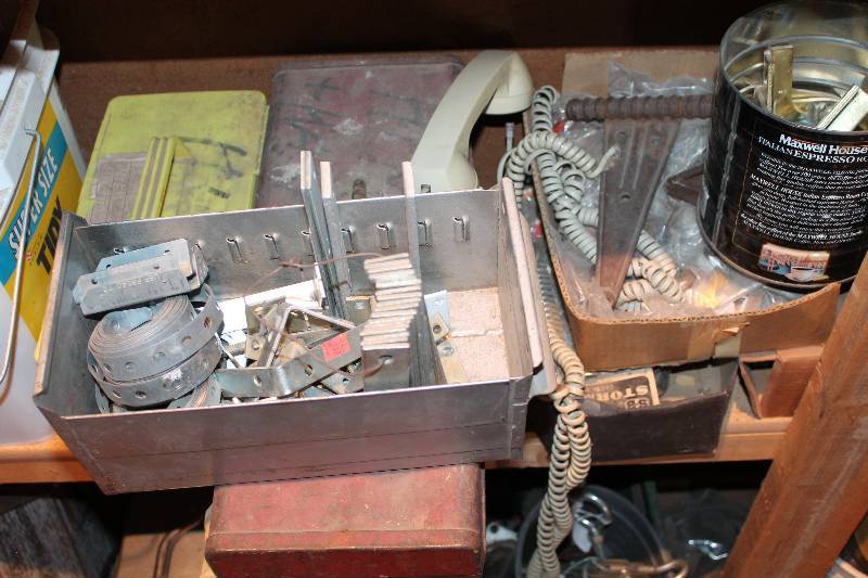 lot 575 image: Hardware - Screws, Nails, Hinges