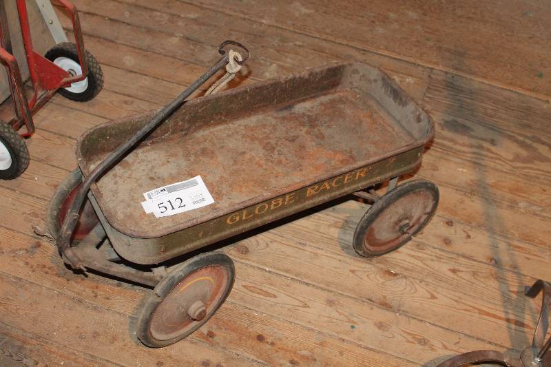 lot 512 image: Vintage Globe Racer Pull Wagon