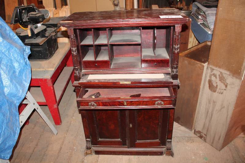 lot 592 image: Wood Hutch w 2-Doors 1-Drawer & Flip-Up Top
