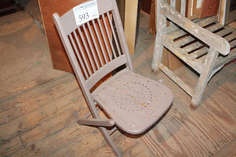 lot 593 image: Wood Shower Chair, Old