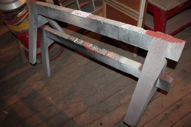 lot 585 image: Sawhorses