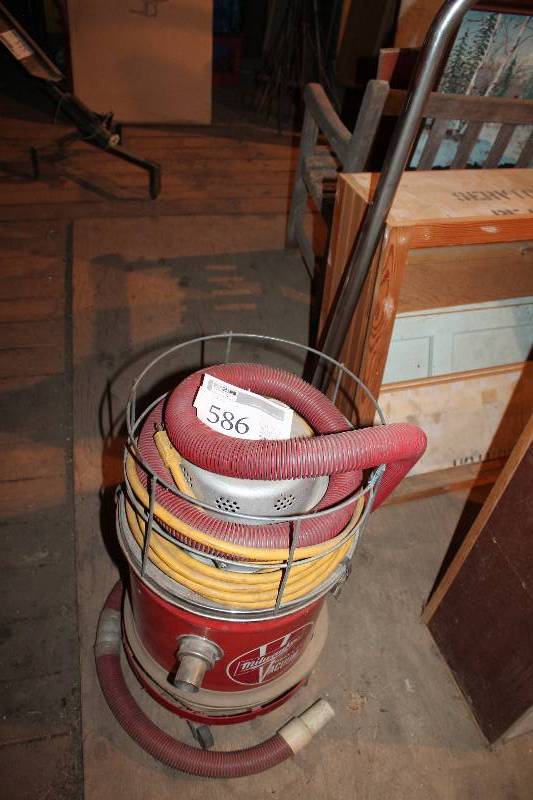 lot 586 image: Shop Vac