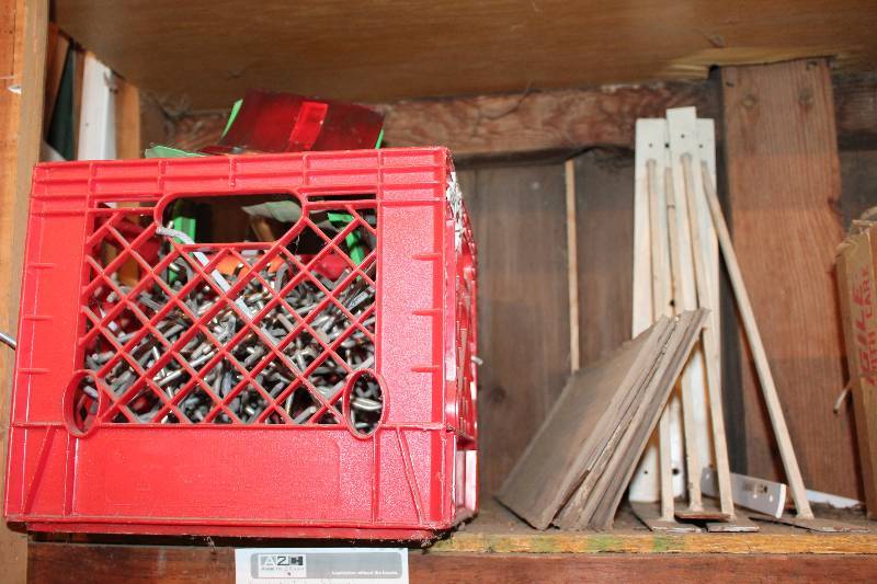lot 531 image: Brackets, Misc