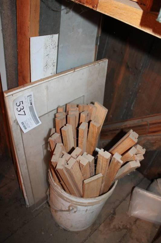 lot 537 image: Plexiglas, Misc Wood Trim