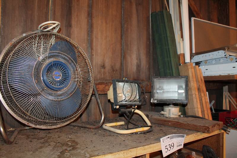 lot 539 image: Work Lights, Fan