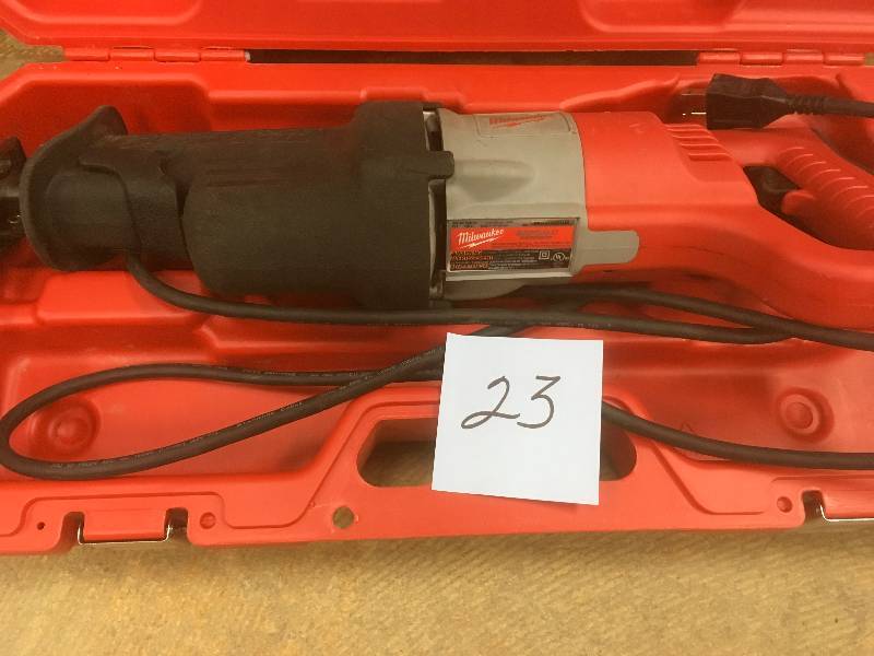 Milwaukee 13 Amp SAWZALL Orbital Reciprocating Saw used in very good working condition