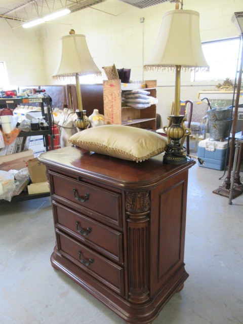 lot 211 image: SEVEN SEAS HOOKER DRESSER AND LAMPS
