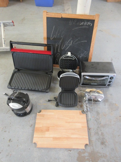 lot 245 image: SMALL KITCHEN APPLIANCES