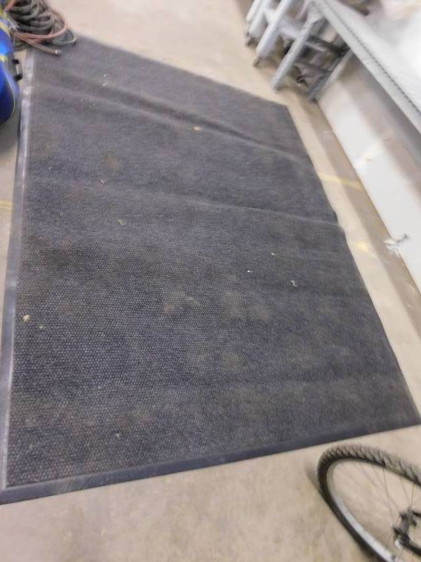 lot 43 image: Industrial Rug - 6 x 8