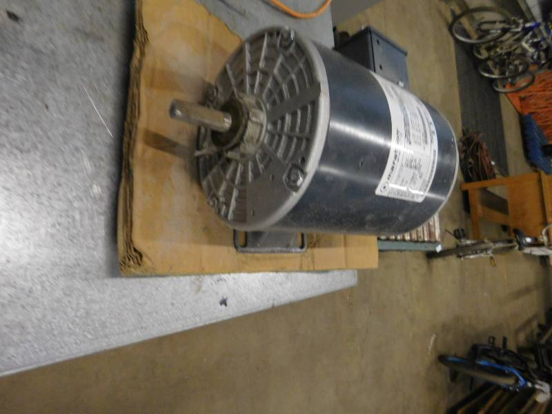 lot 69 image: 13 Hp Marathon Electric A-C Motor