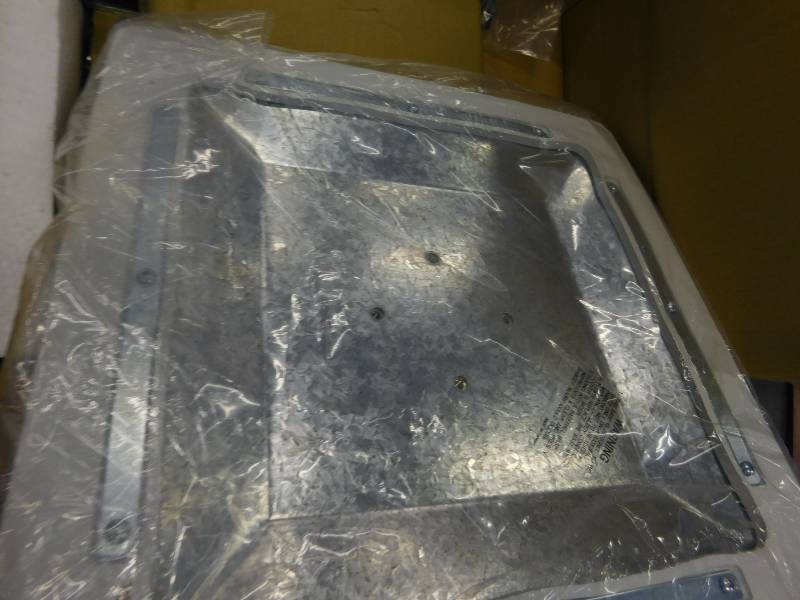 lot 75 image: NEW Bolco Base