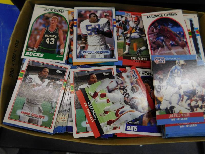 lot 80 image: Sport Cards Collection