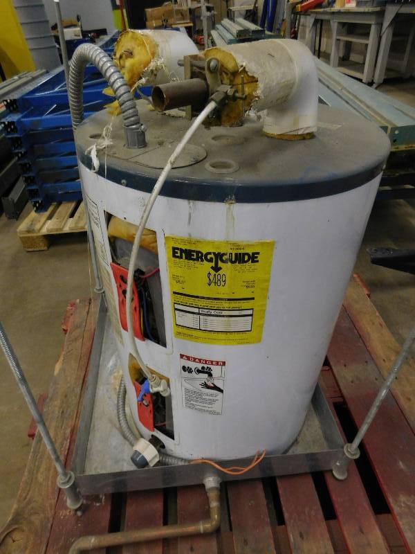 lot 93 image: Rheem 30 Gallon Hot Water Heater
