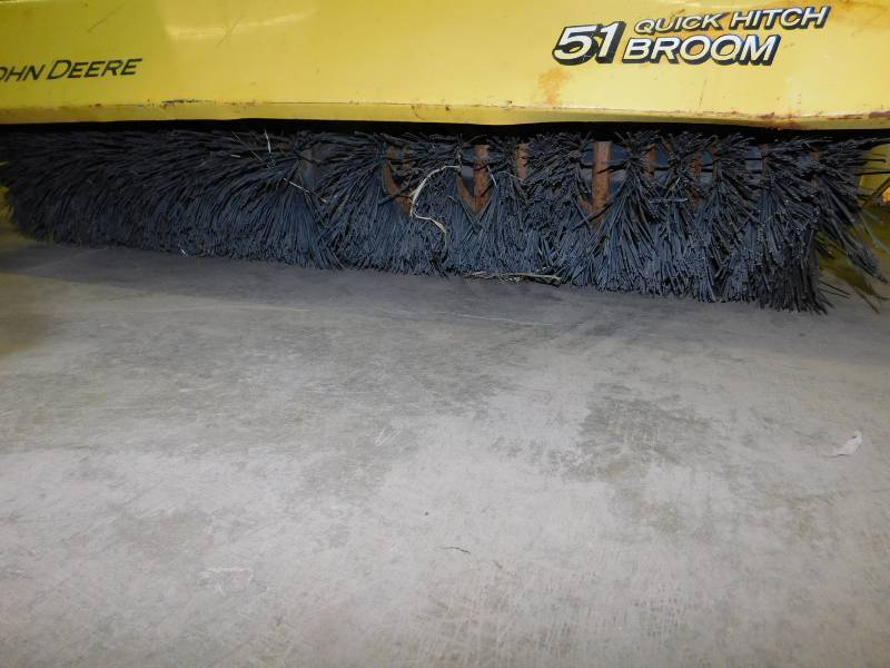 lot 106 image: John Deer 51 Quick Hitch Broom Attachment